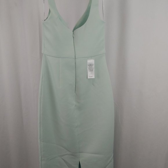 Forever New - Layla Cut Out Midi Dress  Soft Pistachio - Picture 6 of 7